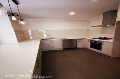 Photo of property in 23 Erceg Way, Rosehill, Papakura, 2113