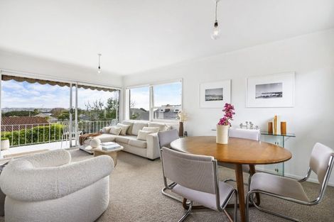 Photo of property in 4/134 Calliope Road, Stanley Point, Auckland, 0624
