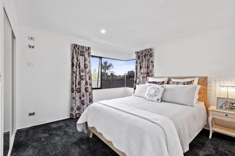 Photo of property in 27 Byblos Place, The Gardens, Auckland, 2105