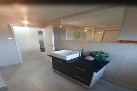 Photo of property in 38 Aurea Avenue, Pakuranga, Auckland, 2010