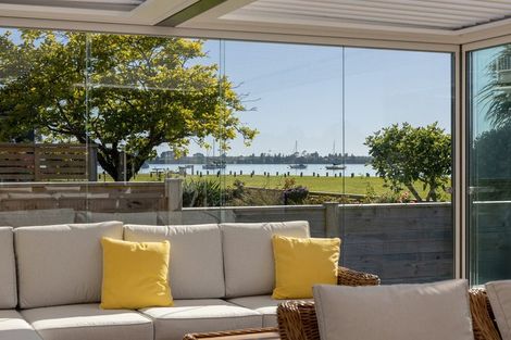 Photo of property in 26 Harbour View Road, Omokoroa, 3114