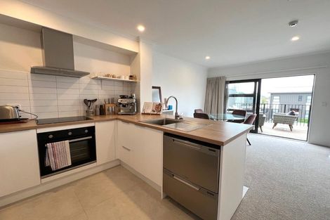 Photo of property in 18 Kaokao Lane, Mangere, Auckland, 2022