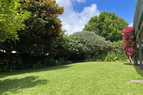 Photo of property in 56 Mirrabooka Avenue, Botany Downs, Auckland, 2010