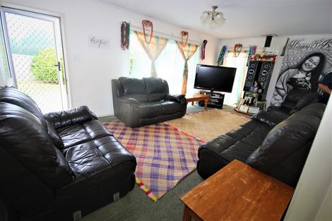 Photo of property in 17 Trounson Avenue, Clendon Park, Auckland, 2103