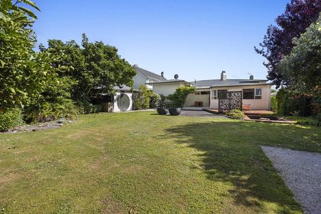 Photo of property in 187 South Road, Hawera, 4610