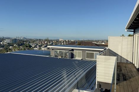 Photo of property in 3/3 Marama Street, Castor Bay, Auckland, 0620