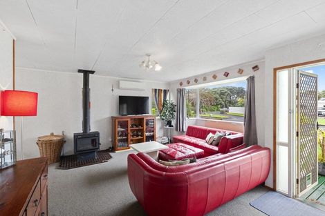 Photo of property in 4 Litchfield Place, Clarks Beach, 2122