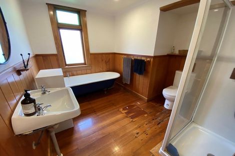 Photo of property in 21 Knowles Street, Terrace End, Palmerston North, 4410