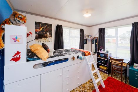 Photo of property in 33 Halswell Crescent, Westbrook, Palmerston North, 4412