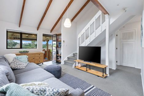 Photo of property in 2/78 Vodanovich Road, Te Atatu South, Auckland, 0610