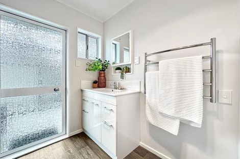 Photo of property in 2/60 Kinloch Road, Kinloch, Taupo, 3377