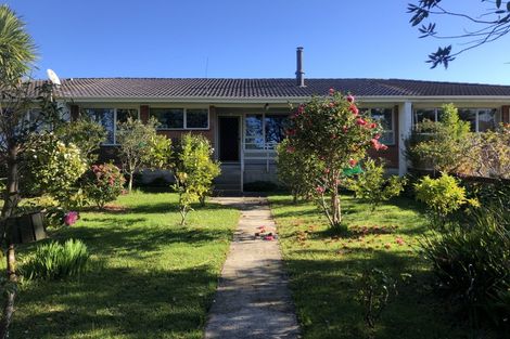 Photo of property in 2/70 Kaurilands Road, Titirangi, Auckland, 0604