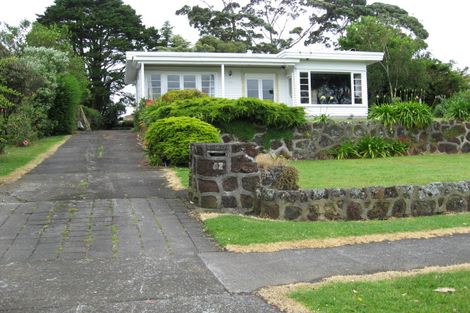 Photo of property in 62 Kiwi Esplanade, Mangere Bridge, Auckland, 2022