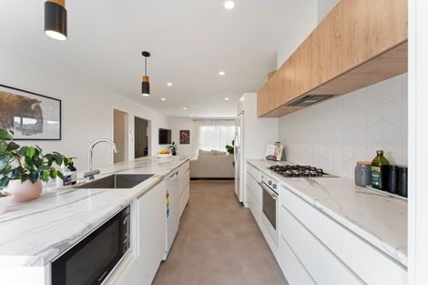 Photo of property in 51b Omata Road, Marfell, New Plymouth, 4310