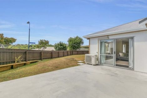 Photo of property in 2 Catlins Glen, Aotea, Porirua, 5024