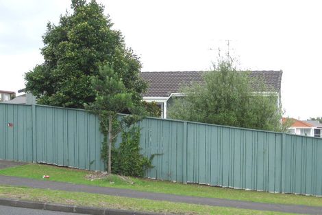 Photo of property in 8 Hassan Drive, Massey, Auckland, 0614