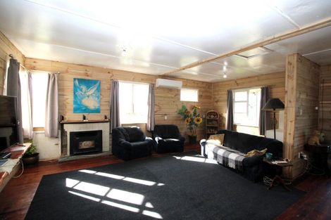 Photo of property in 141 Valley Road, Woodville, 4998