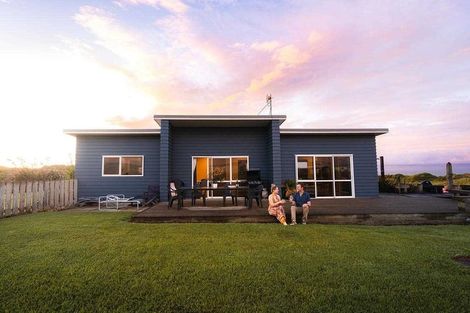 Photo of property in 10 Ironsands, Waverley, 4591