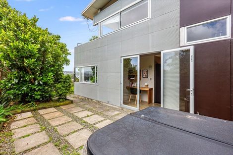 Photo of property in 124 Townsend Road, Miramar, Wellington, 6022