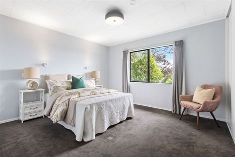 Photo of property in 1/48 Barbados Drive, Unsworth Heights, Auckland, 0632