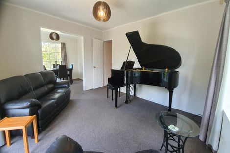 Photo of property in 155 Summerhill Drive, Fitzherbert, Palmerston North, 4410