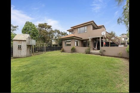 Photo of property in 16 Monkton Close, Greenhithe, Auckland, 0632
