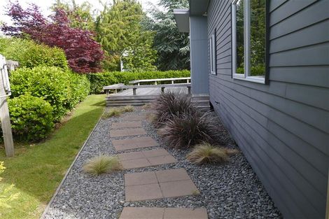 Photo of property in 2/11 Gibbs Place, Kinloch, Taupo, 3377