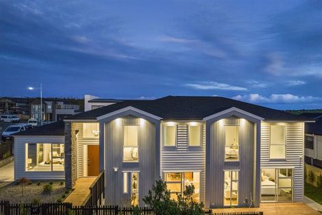 Photo of property in 48 Longshore Drive, Long Bay, Auckland, 0630