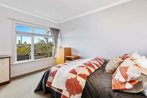 Photo of property in 89 East Coast Road, Castor Bay, Auckland, 0620