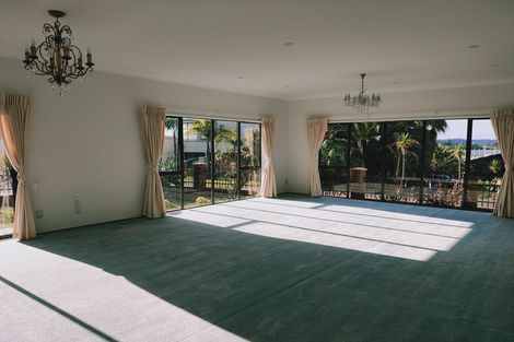 Photo of property in 27 Mansion Court, West Harbour, Auckland, 0618