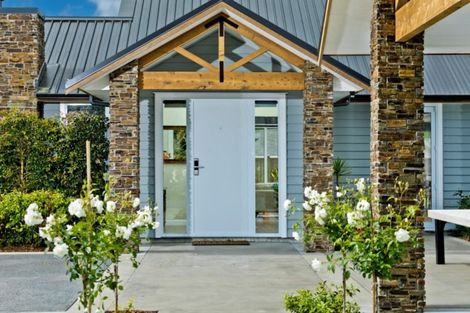 Photo of property in 8 Oak Valley Road, Dairy Flat, Albany, 0792