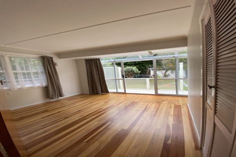 Photo of property in 121 Breaker Bay Road, Breaker Bay, Wellington, 6022