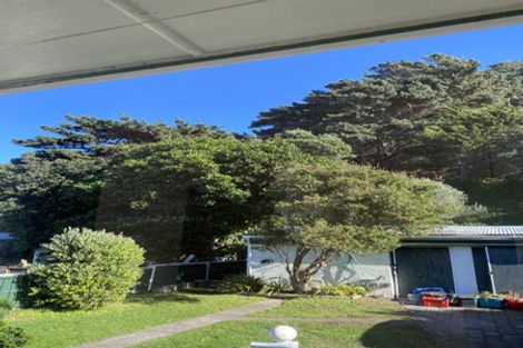 Photo of property in 121 Breaker Bay Road, Breaker Bay, Wellington, 6022