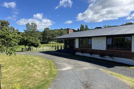 Photo of property in 806 Outram-mosgiel Road, Riverside, Outram, 9073