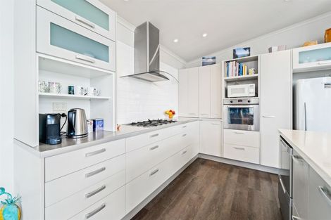 Photo of property in 74 Rivervale Grove, Stanmore Bay, Whangaparaoa, 0932