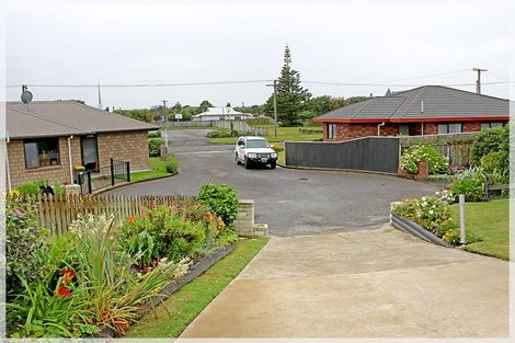 Photo of property in 2 Meretini Place, Foxton, 4814