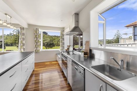 Photo of property in 130 Main Road, Titahi Bay, Porirua, 5022