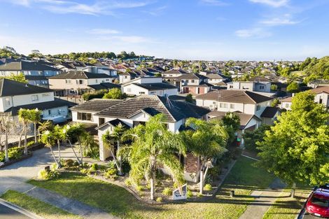 Photo of property in 1 Seresin Crescent, Flat Bush, Auckland, 2016