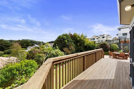 Photo of property in 6 Saunders Close, Whitby, Porirua, 5024