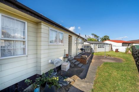 Photo of property in 6 Stella Place, Manurewa, Auckland, 2102