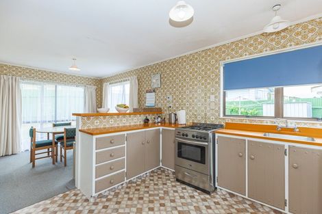 Photo of property in 8 Karyn Street, Castlecliff, Whanganui, 4501