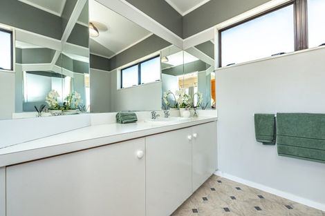 Photo of property in 12 Akepiro Place, Tawhero, Whanganui, 4501