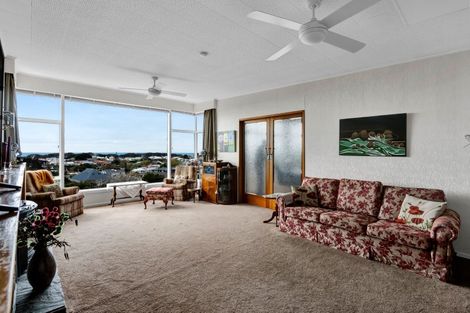 Photo of property in 335c Devon Street West, New Plymouth, 4310