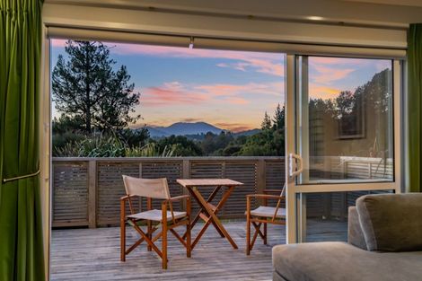 Photo of property in 29 Mt Marua Drive, Timberlea, Upper Hutt, 5018