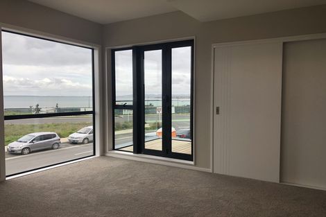 Photo of property in 8 Turret Lane, Hobsonville, Auckland, 0616