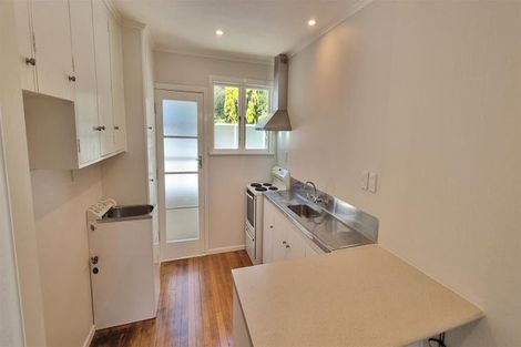 Photo of property in 1/105 Te Atatu Road, Te Atatu South, Auckland, 0610