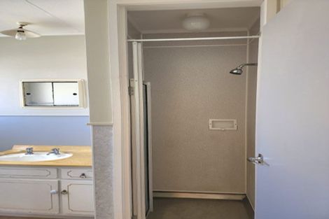 Photo of property in 2/35 Paramu Avenue, Birkdale, Auckland, 0626