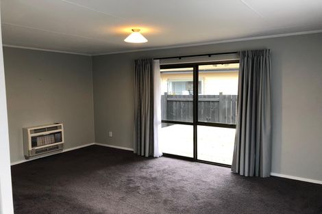 Photo of property in 37 Suzanne Grove, Kelvin Grove, Palmerston North, 4414