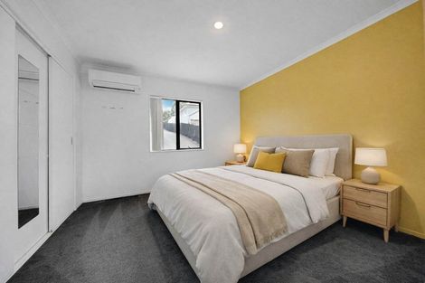 Photo of property in 69a Awaroa Road, Sunnyvale, Auckland, 0612