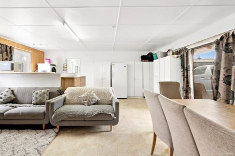 Photo of property in 8 Royton Avenue, Mangere East, Auckland, 2024